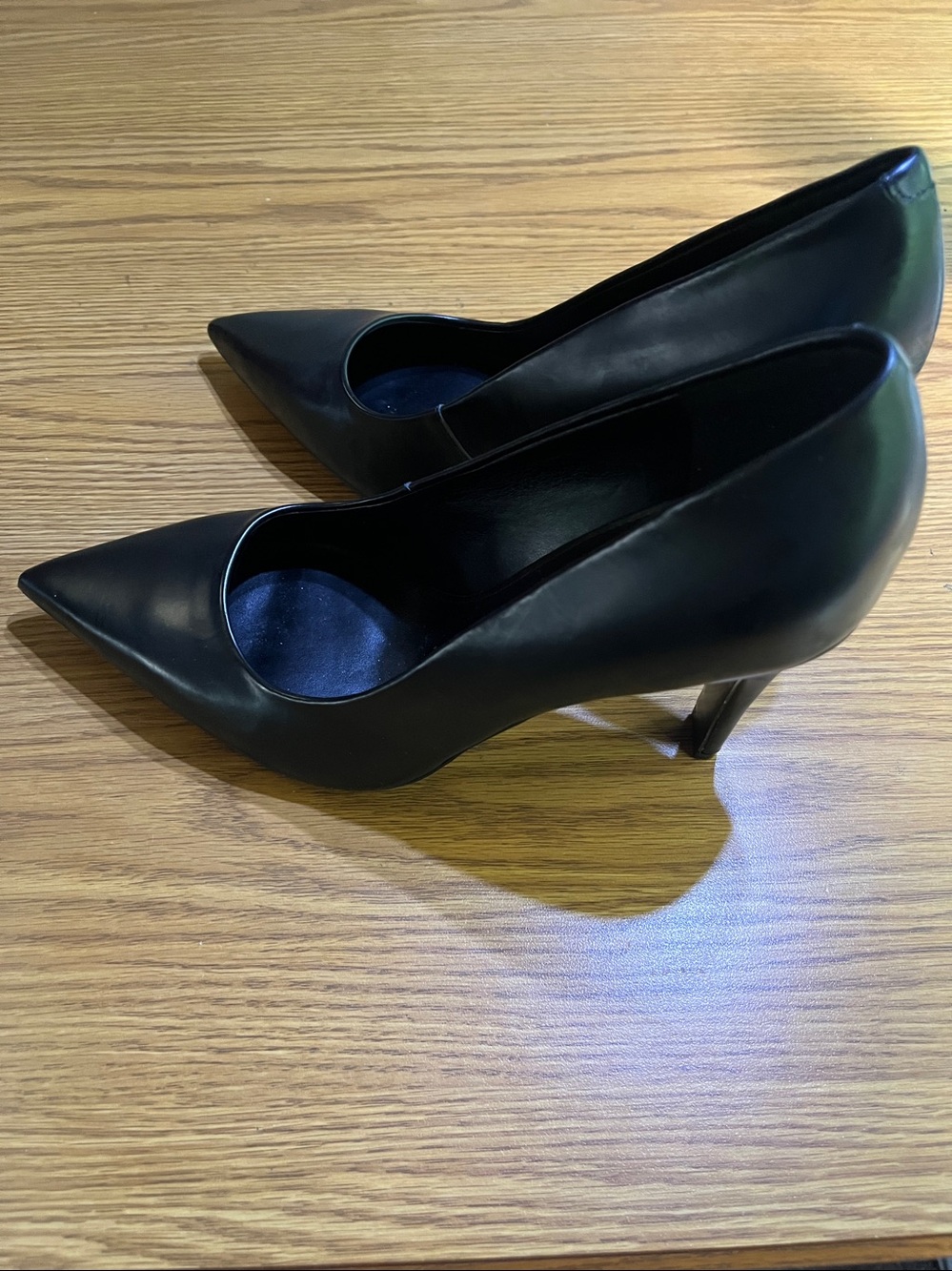 Calvin Klein Black Pointed-Toe Leather Pumps size 9.5M - Picture 4 of 7